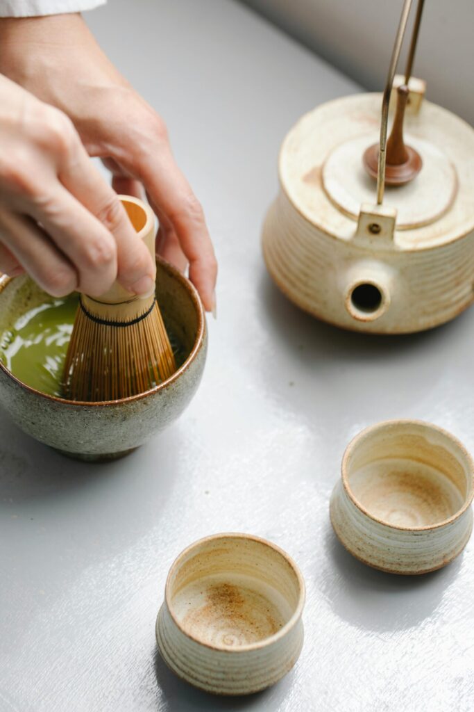 Aprende a preparar el té matcha de manera tradicional con nosotros. Podrás acompañarnos en nuestro canal de Youtube